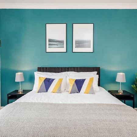 Business & Leisure 2 Bedroom & Parking By Damask Homes Илфорд Экстерьер фото